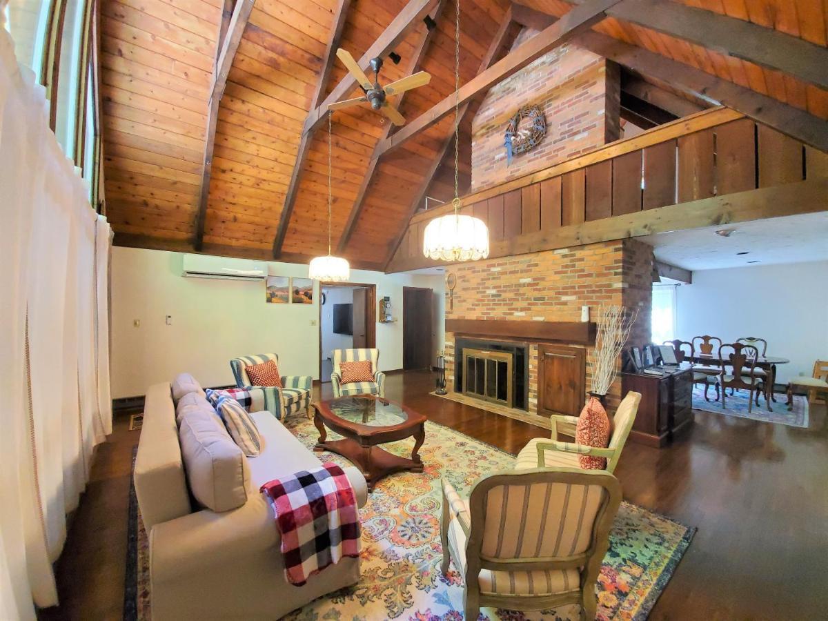 Walk To Pool & Beach - Spacious Gateway, Hot Tub, Game Room Pocono Country Place Extérieur photo